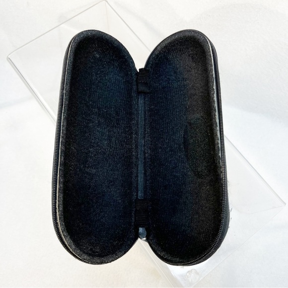 Oakley Sunglasses Case - Picture 1 of 5